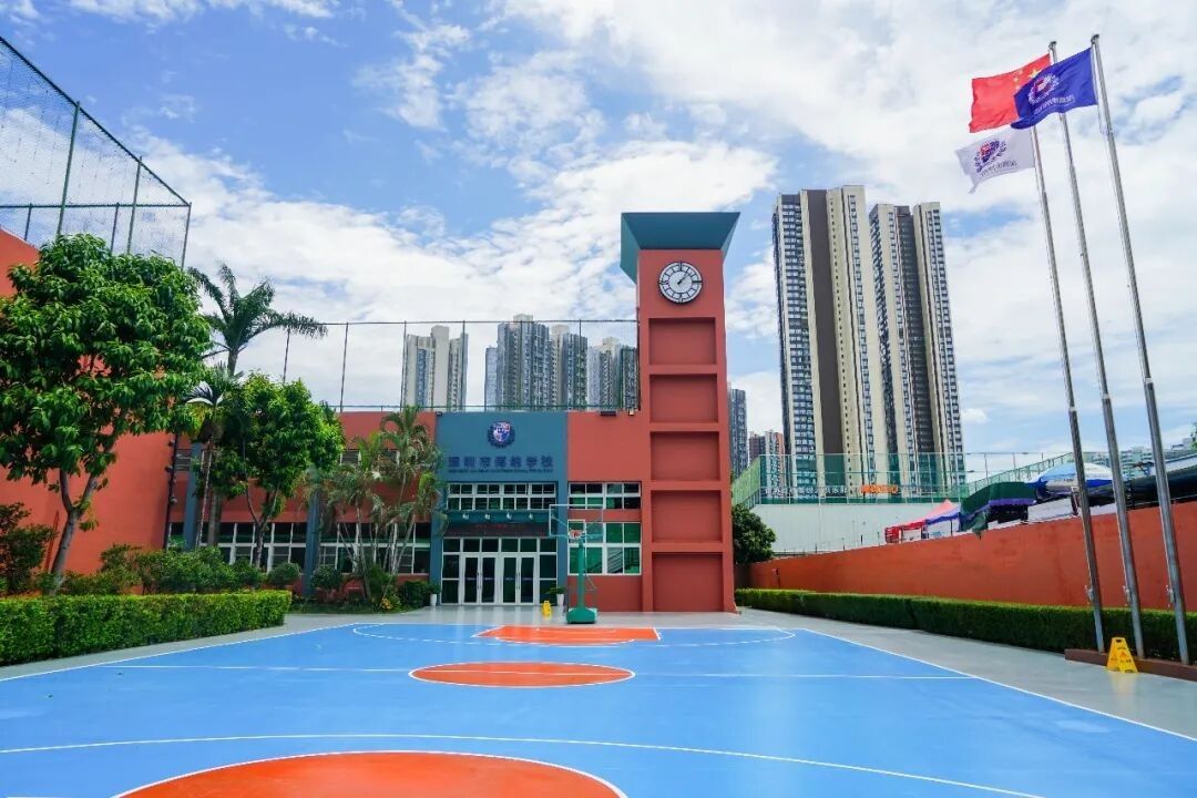 深圳博纳学校校园与室外运动场