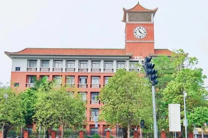 校园建筑，作为校园学习场景配图