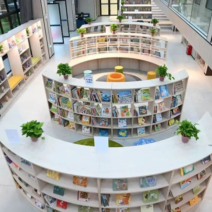 佛山暨大港澳子弟学校图书馆