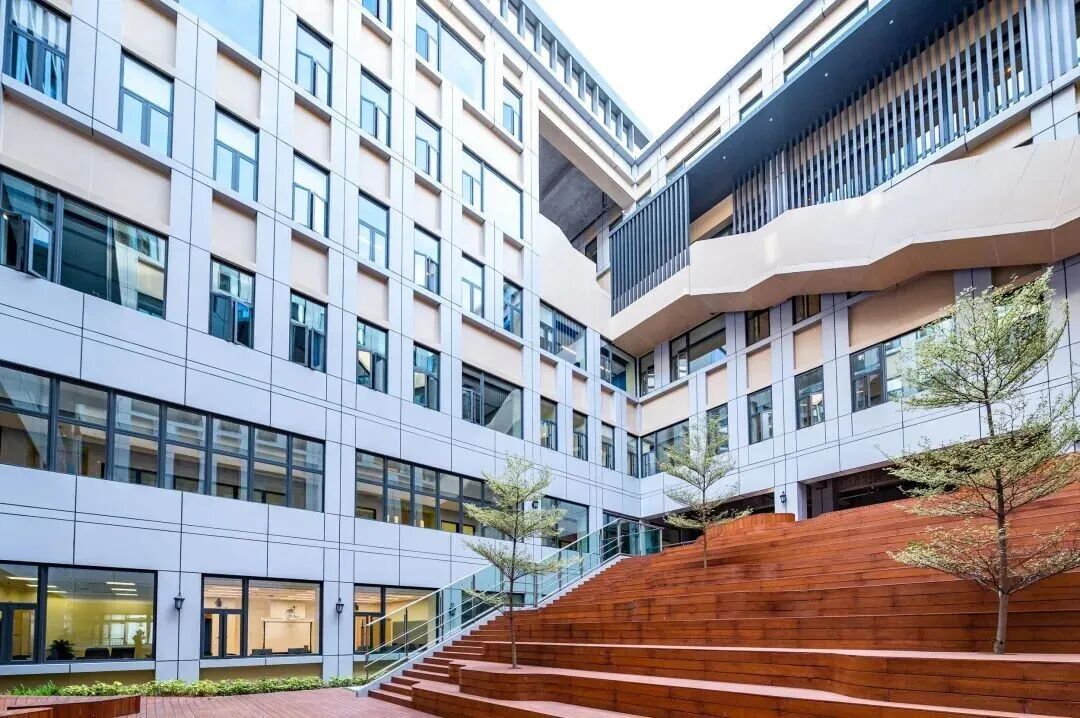 哈罗深圳校园建筑与庭院