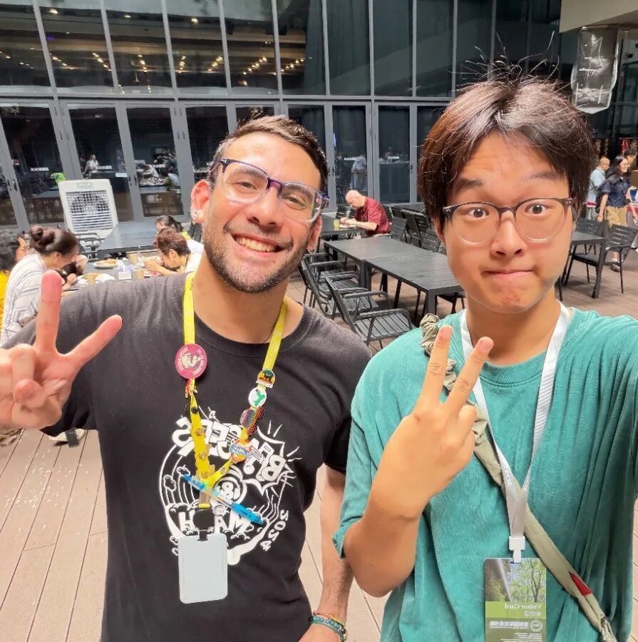 龚可铭与Mr. Yusri合影