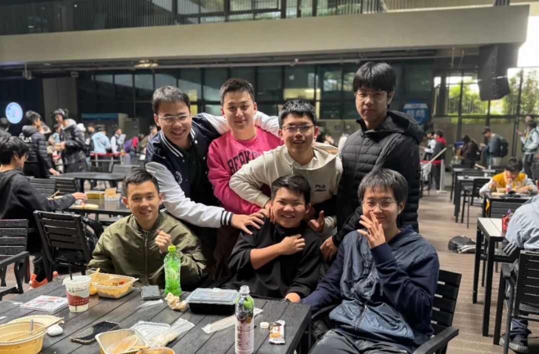 朋友们的合照