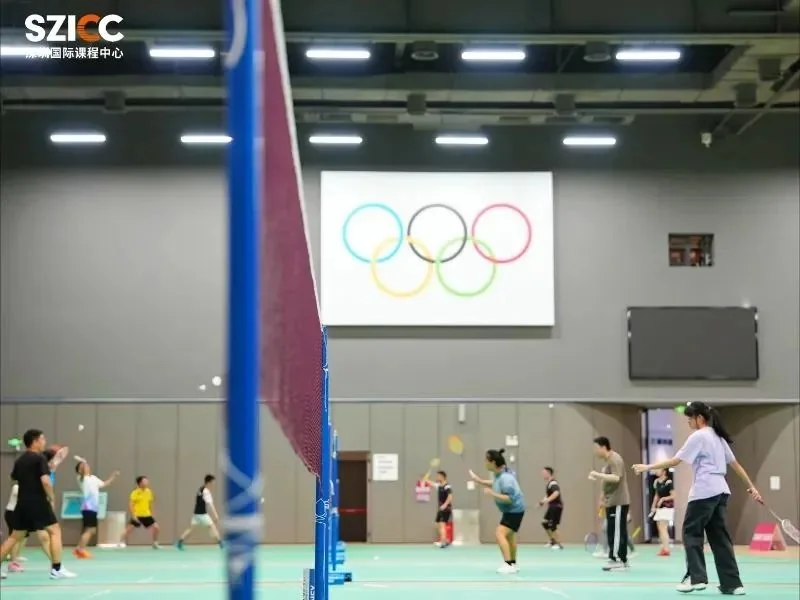 深圳国际课程中心SZICC | 从SZICC到UCL:当“松弛感”成为高效密码,她的「自在成长」图鉴(下)