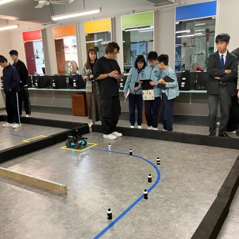 德萃港人子弟中学|喜报|德萃STEM精英团队在RoboMaster与无人机竞赛中大放异彩!