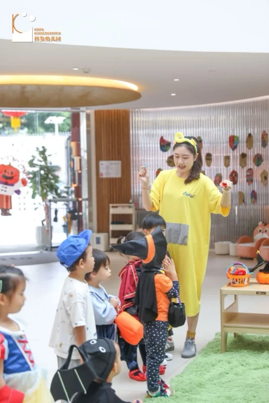 科发幼儿园 | 万圣节荧光派对,解锁科宝成长的N种潜能!