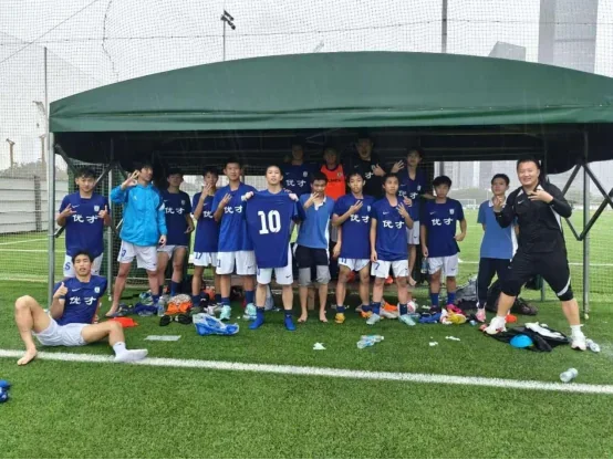 深圳市云顶学校国际班日语樱华书院  |  逐梦绿茵，荣耀亚军