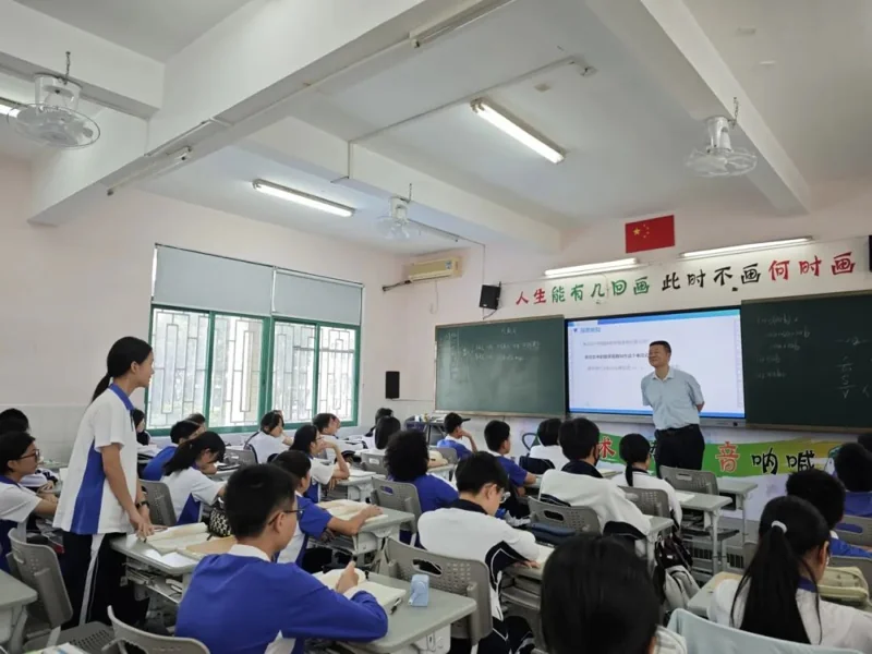 深圳市云顶学校国际班日语樱华书院  |  大道众行展风采 魅力课堂促花开