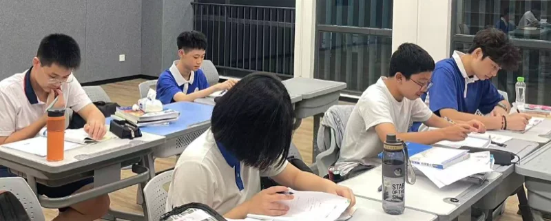 深圳市正德高级中学DSE学部 | 首期师生联谊海滩活动圆满落幕:以海为媒,共筑情谊