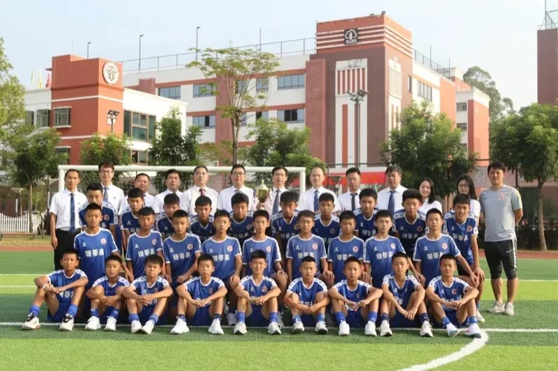 深圳珊蒂泉外国语学校国际部——2019年深圳市龙岗区校园足球比赛珊蒂泉再次夺冠