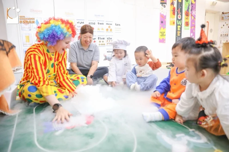 科发幼儿园 | 万圣节荧光派对,解锁科宝成长的N种潜能!