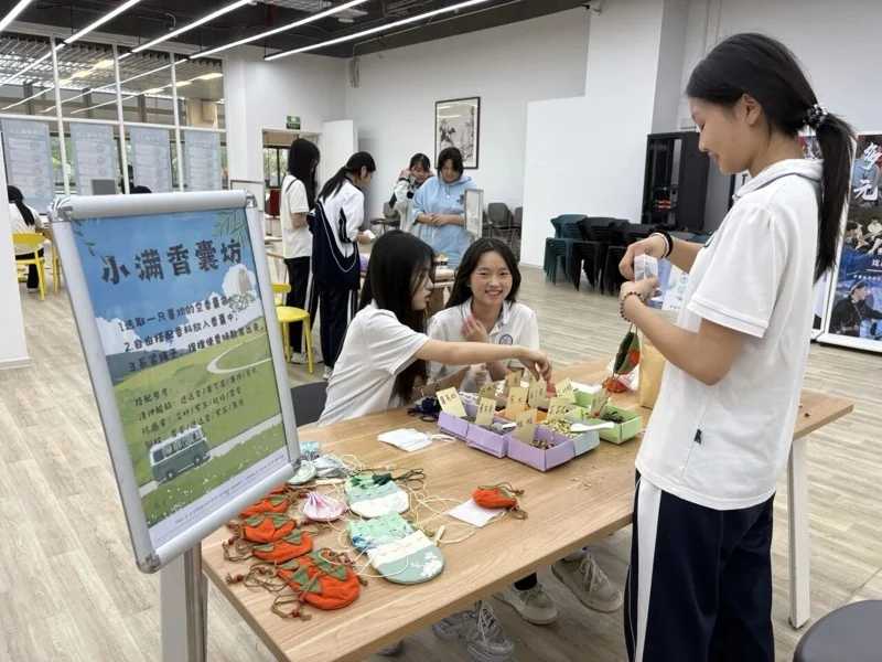 深圳市中新中学 | 三年夺冠 | 她的“心理魔法课”,到底有多神奇?