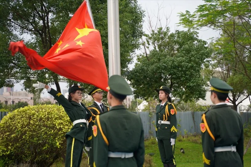 深圳市中新中学 | 美德始于心，节俭见于行I 深圳市中新中学第十周升旗仪式