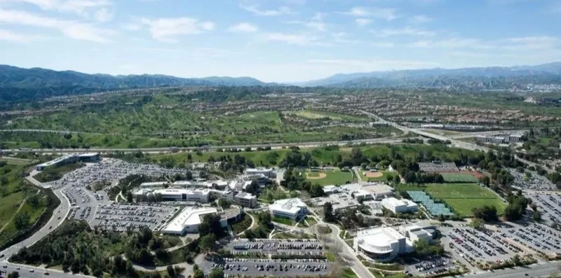 加州峡谷大学 | 加州峡谷学院College of the Canyons