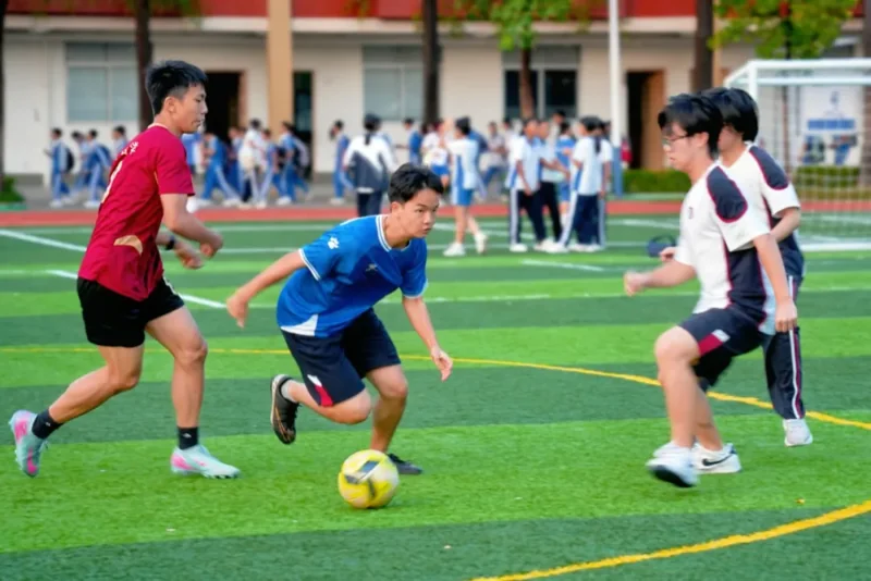 深圳市展华实验学校国际部 | 足球赛 | 他们奔跑着,带着对足球的热爱与梦想的追逐