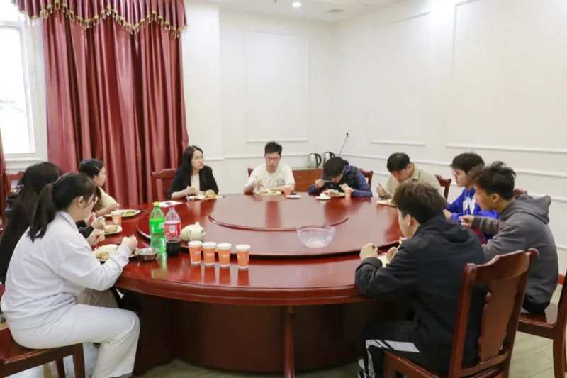 广东理工学院 | 哇,书记校长“约”饭啦!