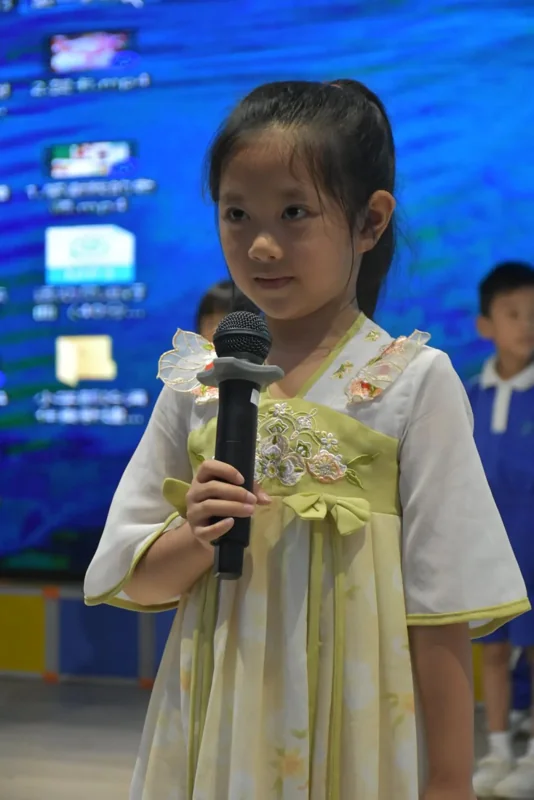 深圳市云顶学校国际班日语樱华书院   |   诵诗词经典   品盛世文明