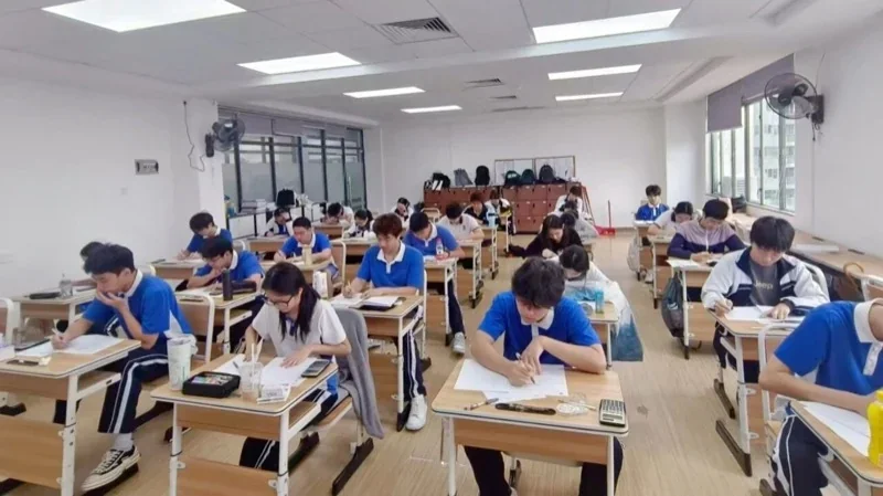 深圳市新福景双语学校 | 中六模考全面复盘,精准规划助力备战2026DSE