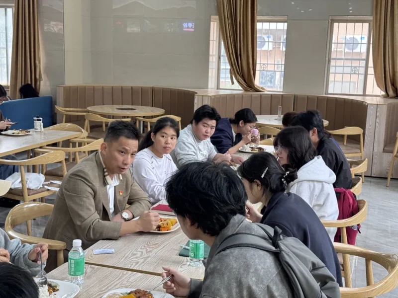 广东理工学院 | 哇,书记校长“约”饭啦!