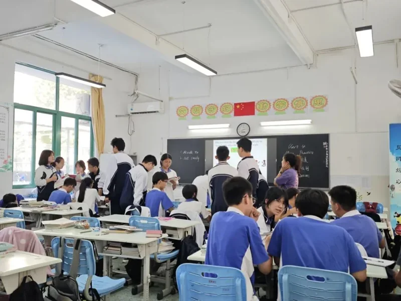 深圳市云顶学校国际班日语樱华书院  |  大道众行展风采 魅力课堂促花开