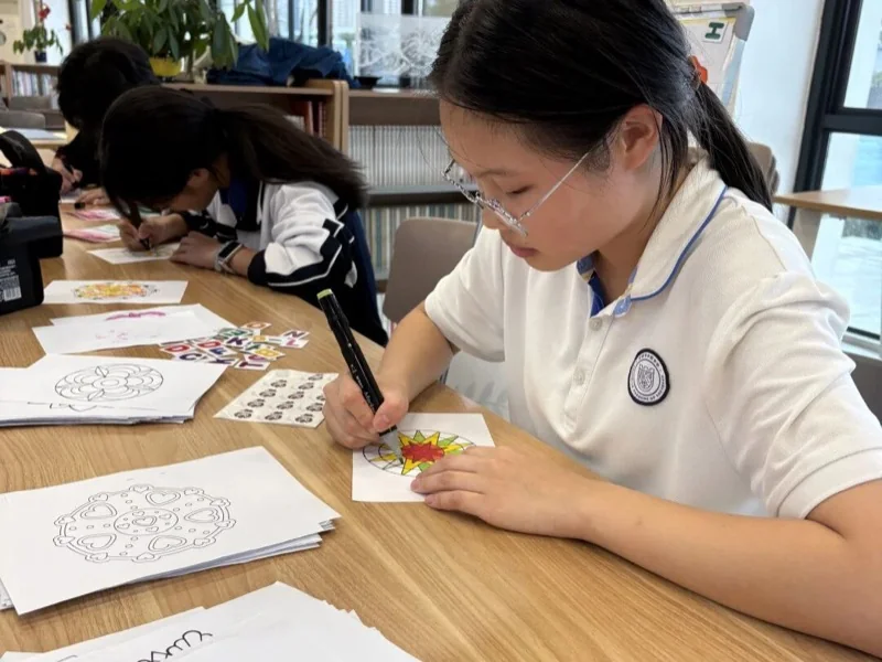 深圳市中新中学 | 三年夺冠 | 她的“心理魔法课”,到底有多神奇?
