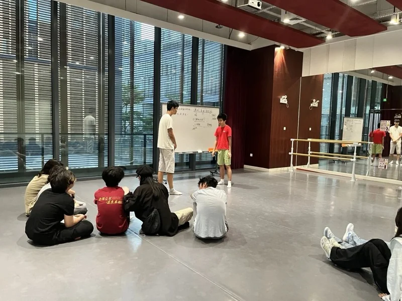 音奥艺术书院 | 把课堂折叠成剧场--音奥书院张老师BTEC表演课手记