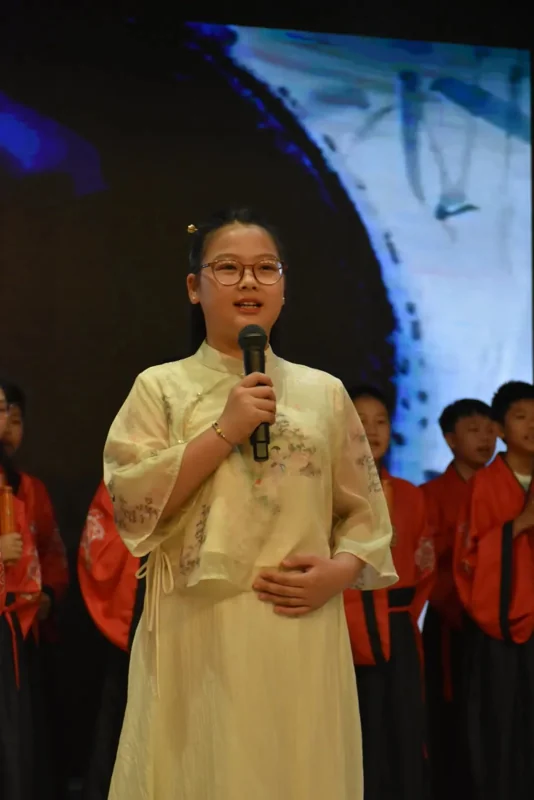 深圳市云顶学校国际班日语樱华书院   |   诵诗词经典   品盛世文明