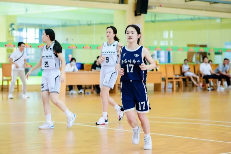 格睿特高级中学香港DSE班  |  夺冠！青春“篮”不住，“球” 场显身手——2024年深圳市龙华区中小学生篮球比赛格睿特运动健儿创佳绩