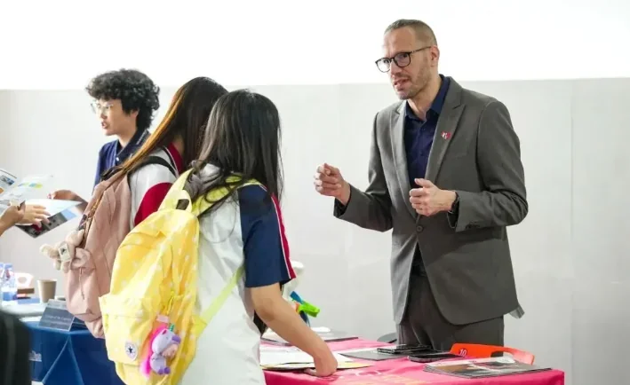实验ALevel (新哲文院A-Level学部) | 多国院校齐聚新哲!2025 秋季全球大学展圆满落幕,搭建国际教育新桥梁