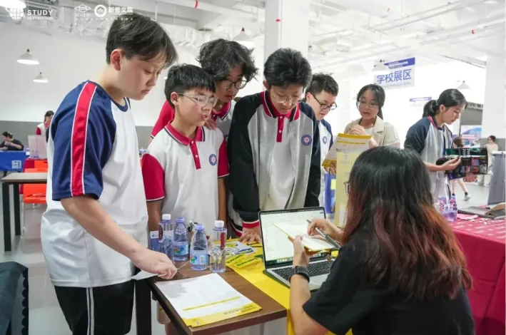 实验ALevel (新哲文院A-Level学部) | 多国院校齐聚新哲!2025 秋季全球大学展圆满落幕,搭建国际教育新桥梁