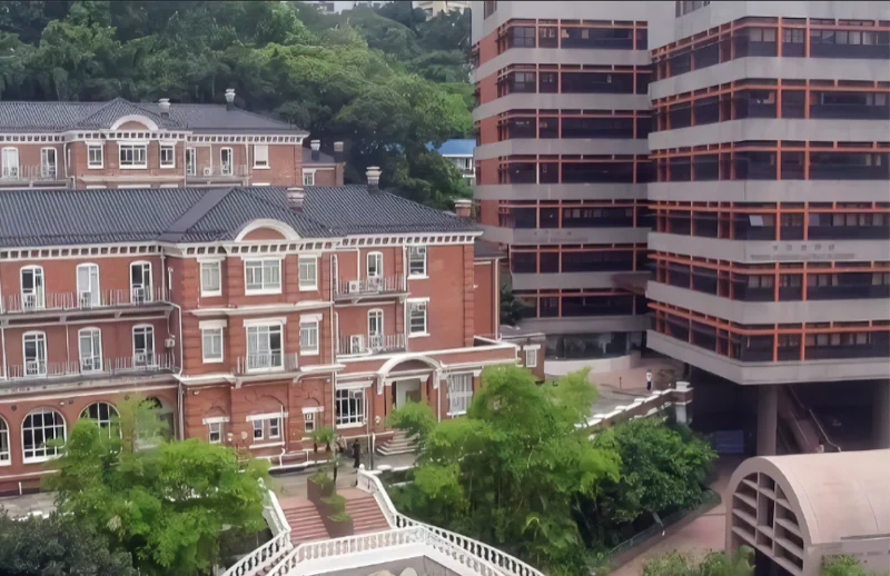 天辰国际教育丨恭喜天辰学子获得亚洲第2名,世界第26名,香港大学offer!