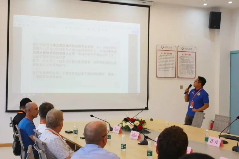 深圳珊蒂泉外国语学校国际部与德国Soccer City学校开展足球交流活动