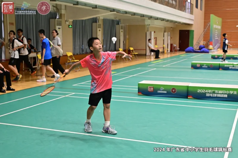 深圳市南山外国语学校(集团)高级中学丨重磅!有一所学校在广东省中小学生羽毛球锦标赛四项团体总分中勇夺两项团体总分冠军