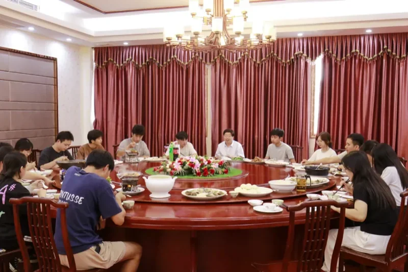广东理工学院 | 哇,书记校长“约”饭啦!
