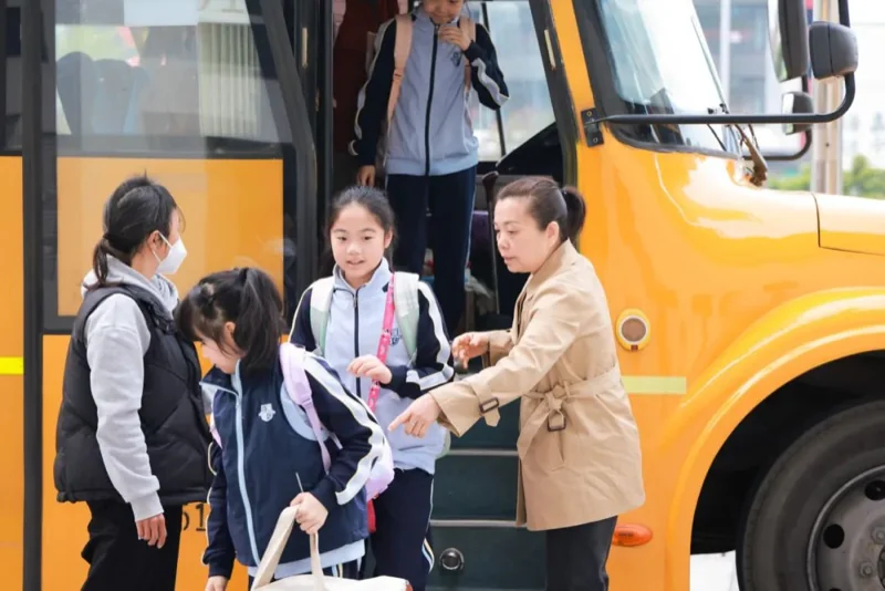 深圳市南山中英文学校协同港籍学生班|喜报|NCIC 开学 | 以爱为底色,用科技做画笔:新学期,共绘一幅腾飞画卷