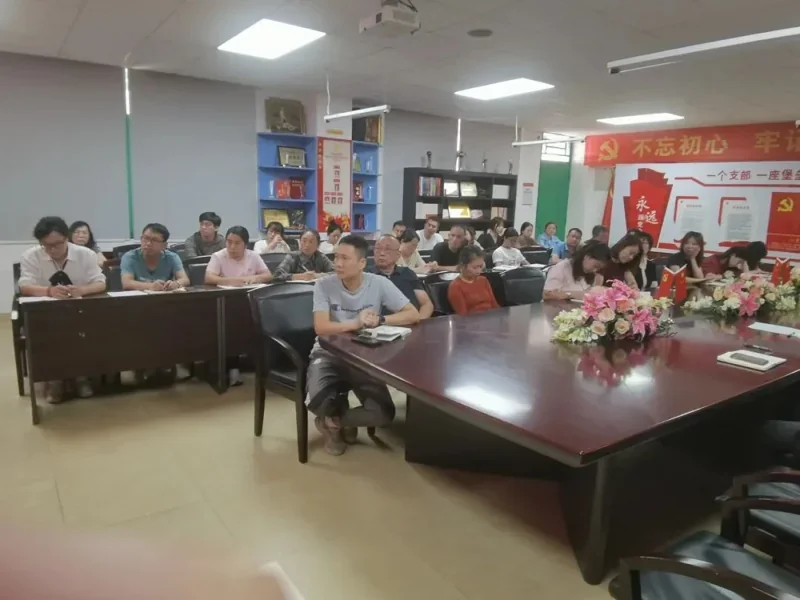 深圳市云顶学校国际班日语樱华书院  |  识别危机 守护成长