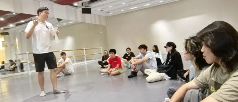 音奥艺术书院 | 把课堂折叠成剧场--音奥书院张老师BTEC表演课手记