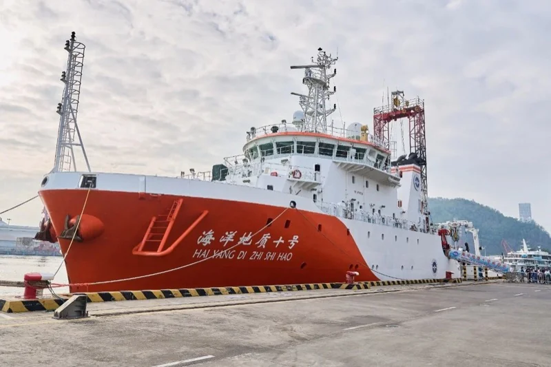 深圳市宝安区为明双语实验学校 | 解锁海上 “移动实验室”!为明科创班探秘科考船 “海洋地质十号”【为明研学】