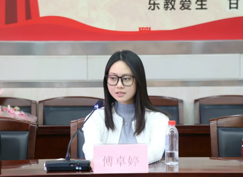 深圳三高国际部加拿大 | 从三高国际部到多伦多大学,再到藤校哥大研究生,她的成长之路你也能复制,深圳市第三高级中学国际部加拿大班优秀校友傅卓婷荣归母校!