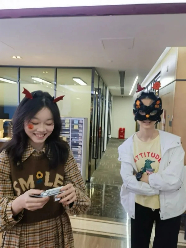 香港遵理国际教育 HKDSE | 师生一起捣蛋~遵理万圣节狂欢落幕,DSE中六冲刺战火速开启!