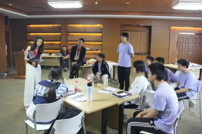 精英知了国际教育 | 探索AI奥秘,打造可交互式数字人训练营