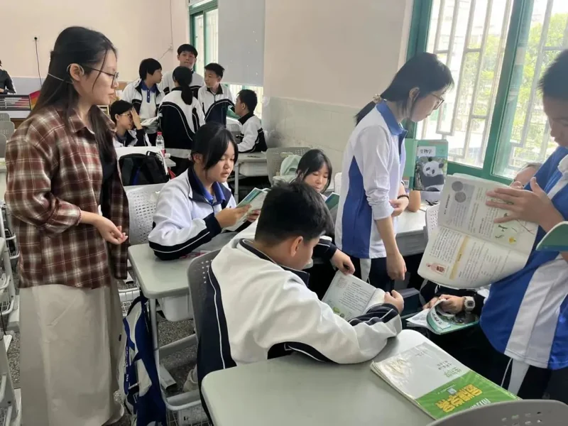 深圳市云顶学校国际班日语樱华书院  |  大道众行展风采 魅力课堂促花开