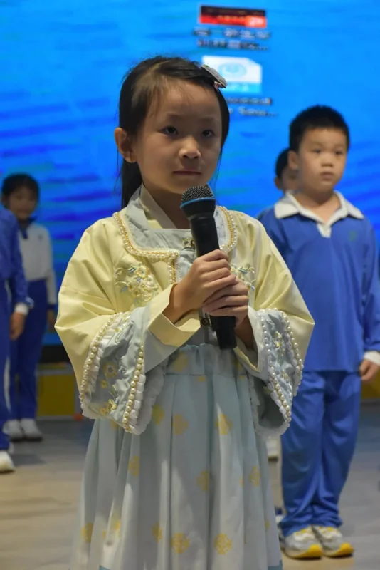 深圳市云顶学校国际班日语樱华书院   |   诵诗词经典   品盛世文明