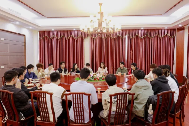 广东理工学院 | 哇,书记校长“约”饭啦!