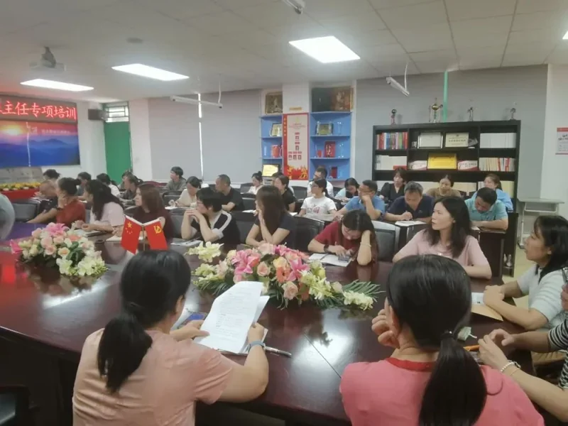 深圳市云顶学校国际班日语樱华书院  |  识别危机 守护成长