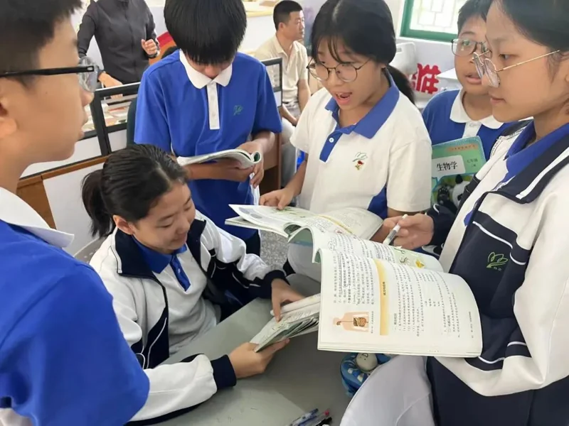 深圳市云顶学校国际班日语樱华书院  |  大道众行展风采 魅力课堂促花开