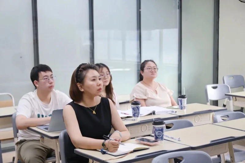 深圳市新福景双语学校 | 中六模考全面复盘,精准规划助力备战2026DSE