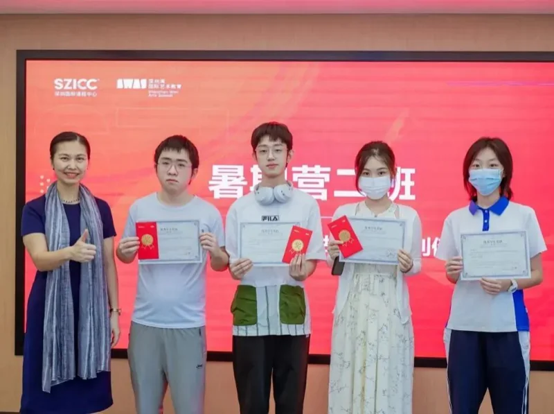 深圳国际课程中心SZICC | 从SZICC到UCL:当“松弛感”成为高效密码,她的「自在成长」图鉴(上)
