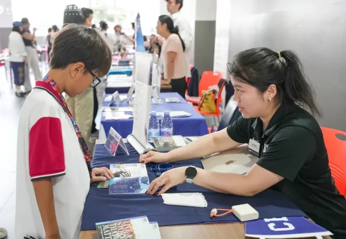 实验ALevel (新哲文院A-Level学部) | 多国院校齐聚新哲!2025 秋季全球大学展圆满落幕,搭建国际教育新桥梁
