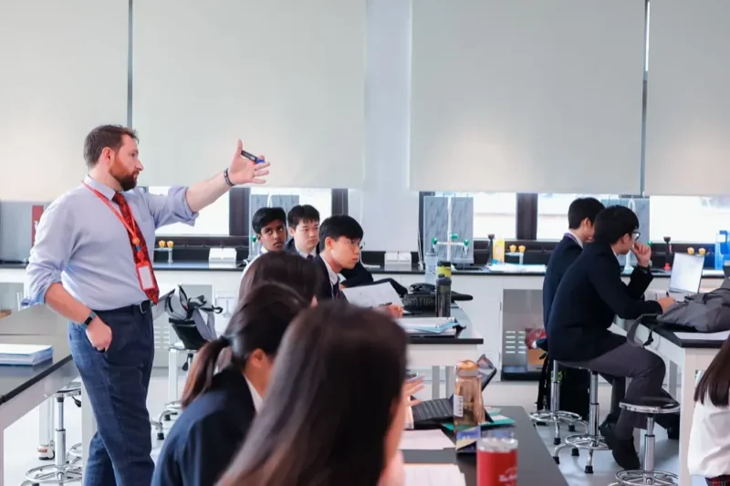 珠海德威国际高中 | 五大示范性高中学位覆盖率仅18%?现在转轨还来得及吗?