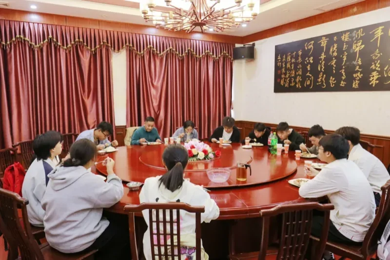 广东理工学院 | 哇,书记校长“约”饭啦!